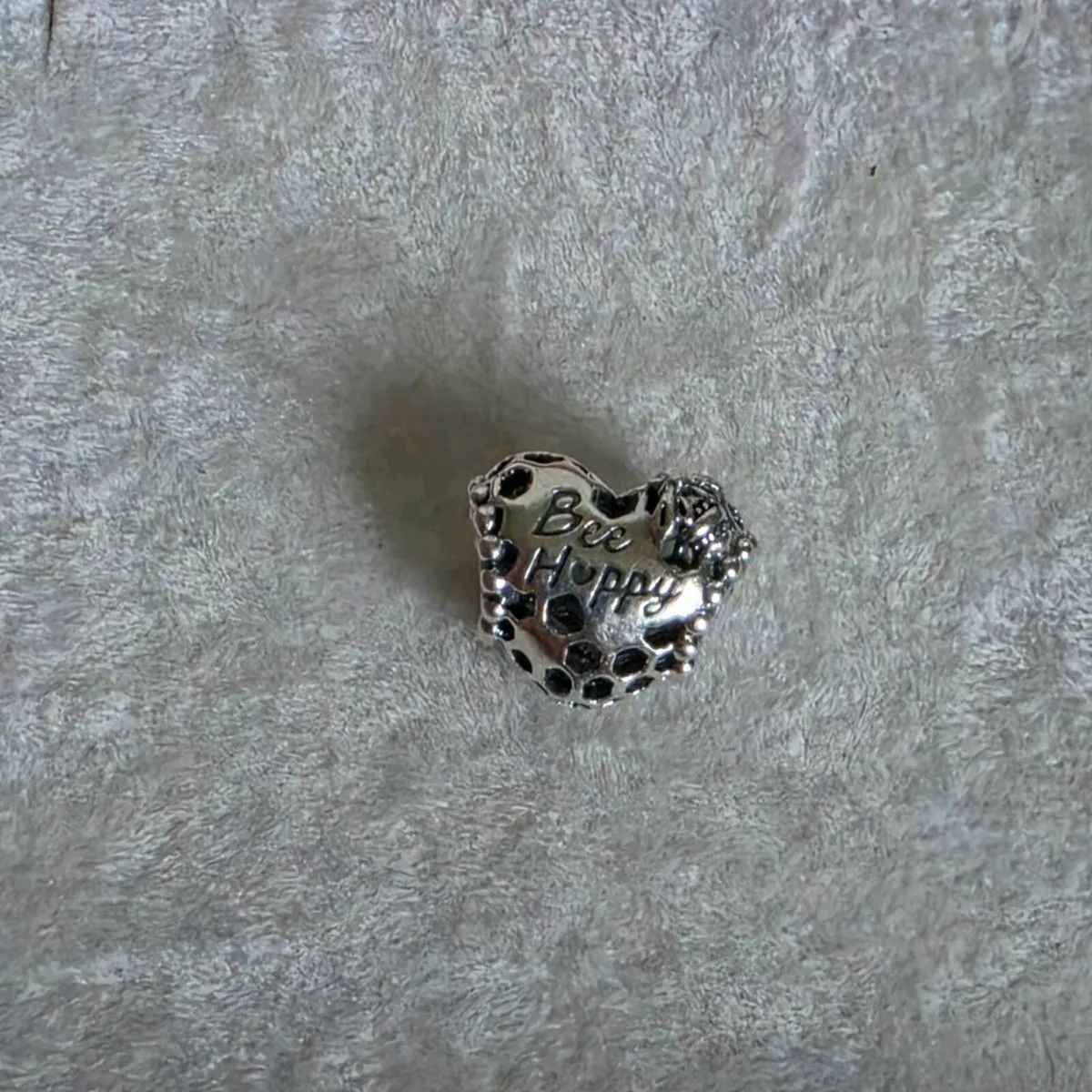 Pandora  heart charm with bee design - Image 4