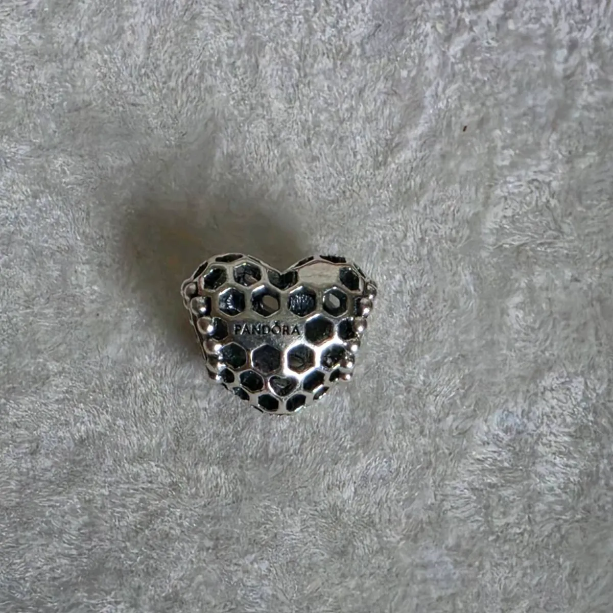 Pandora  heart charm with bee design - Image 3