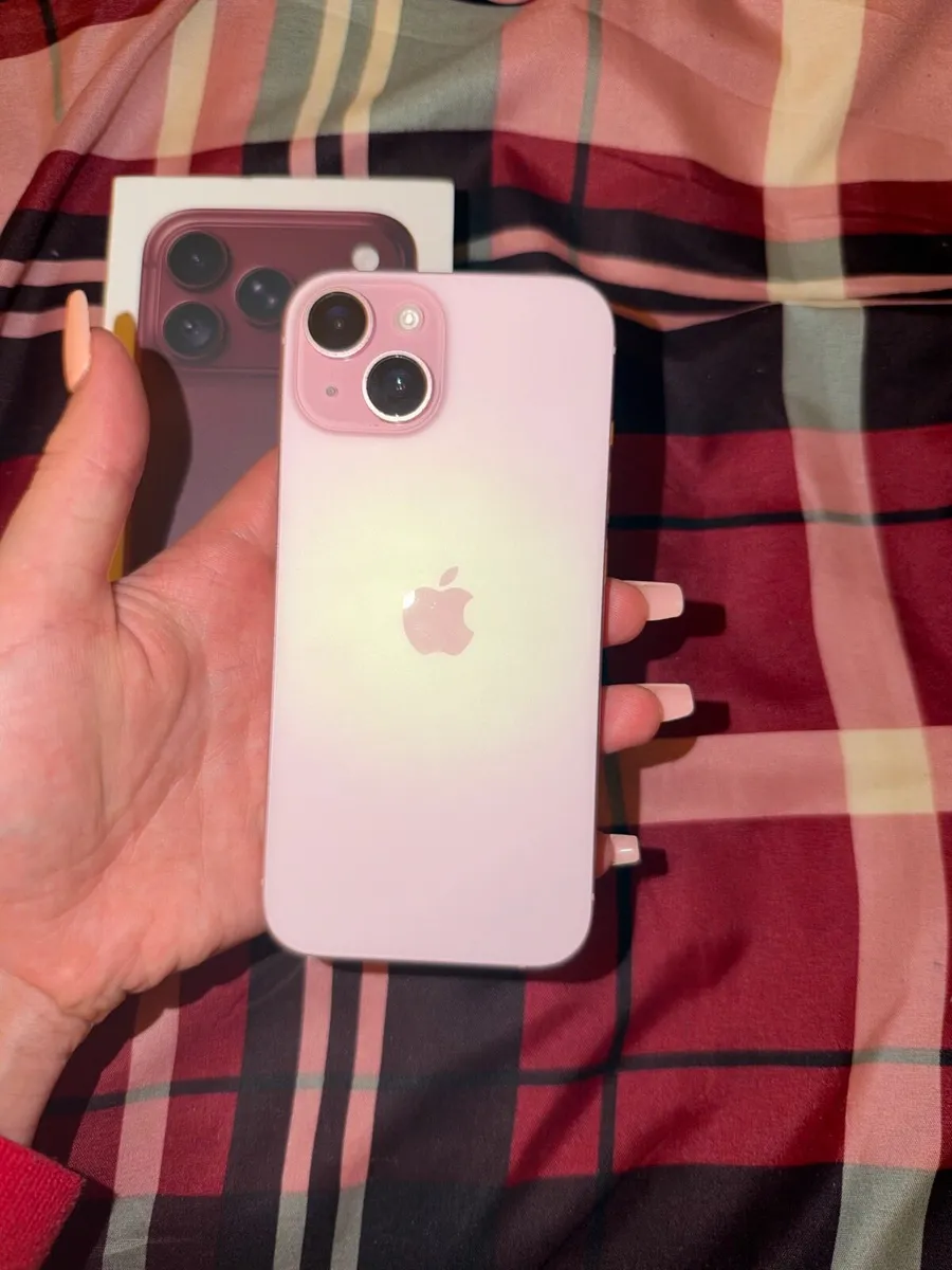 iPhone 15 128GB- Pink - Image 1