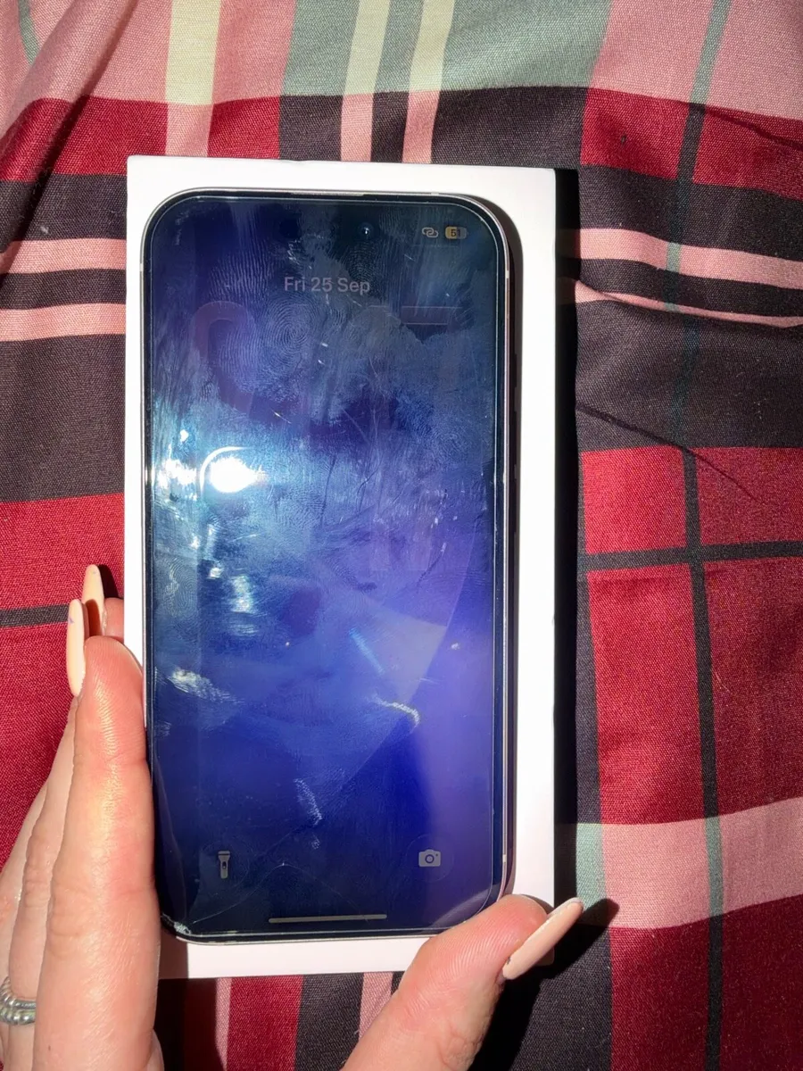 iPhone 15 128GB- Pink - Image 3