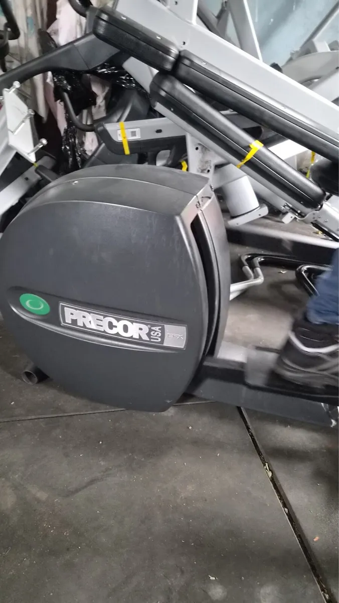 ⭐️PRECOR EFX556 CROSSTRAINERS⭐️ - Image 2