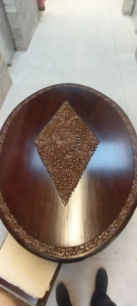 Dining table and chairs - Image 2