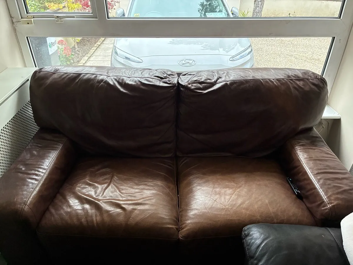 Couch - Image 2