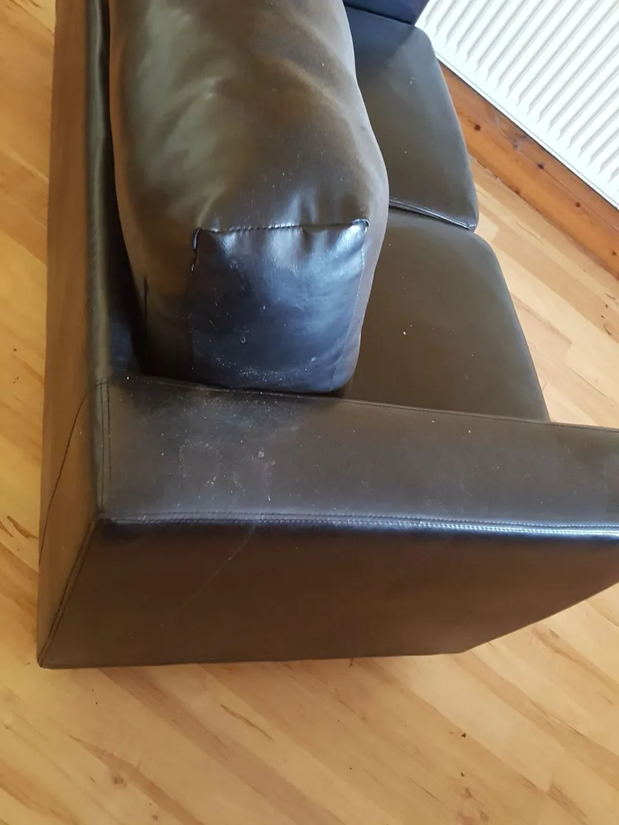Couch - Image 2