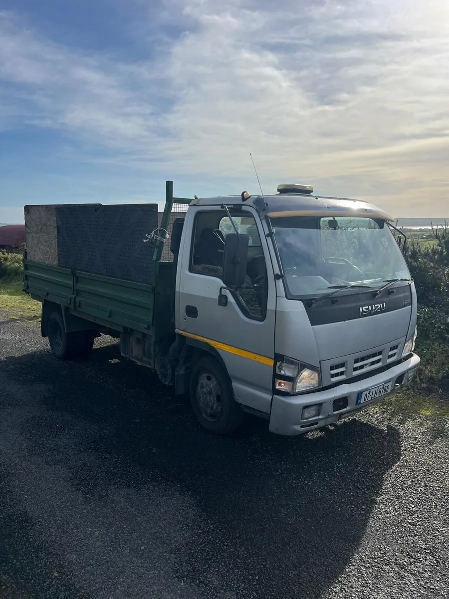 Isuzu Tipper - Image 1