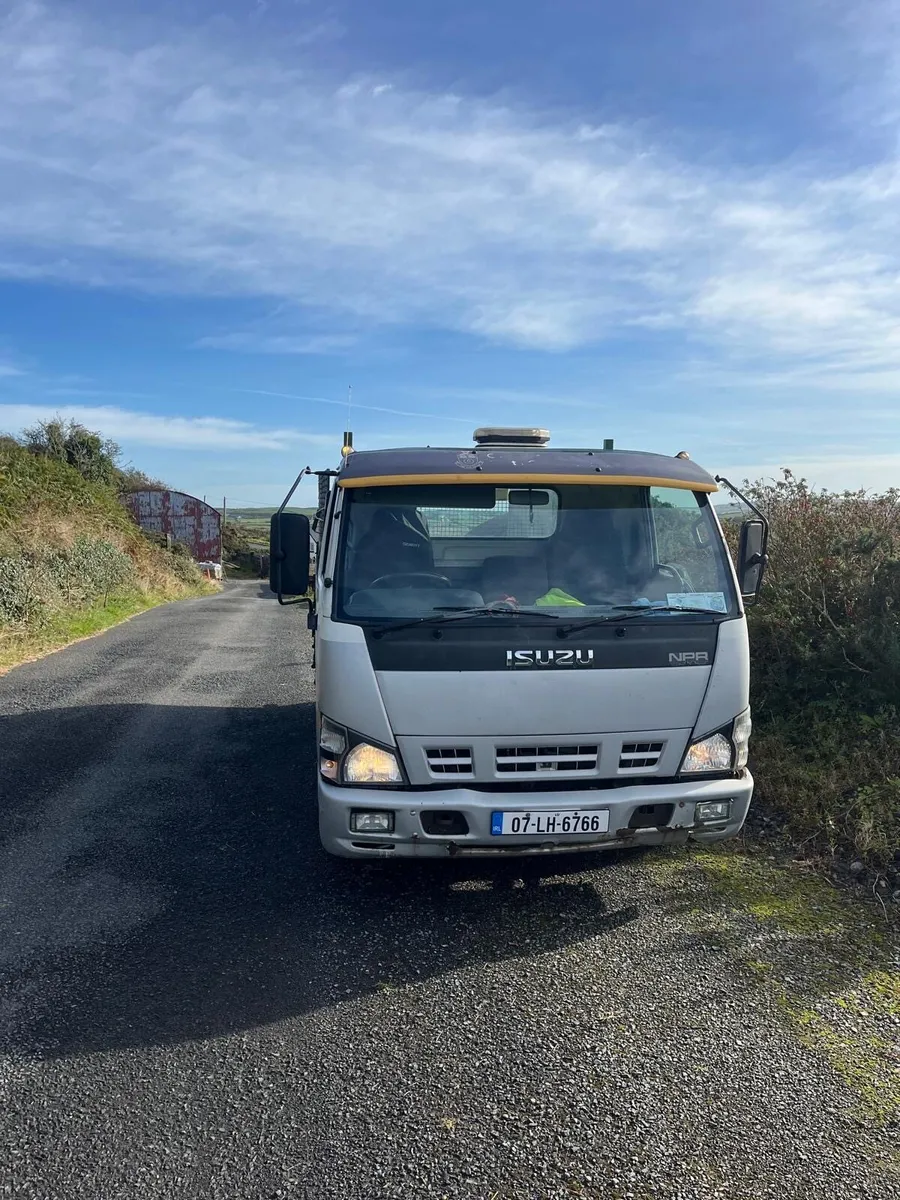 Isuzu Tipper - Image 2