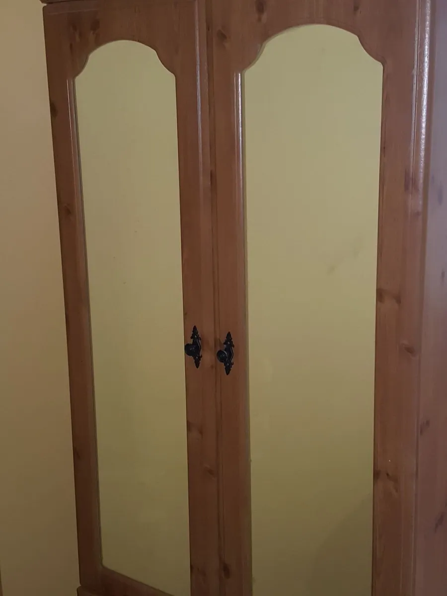 Wardrobe - Image 3