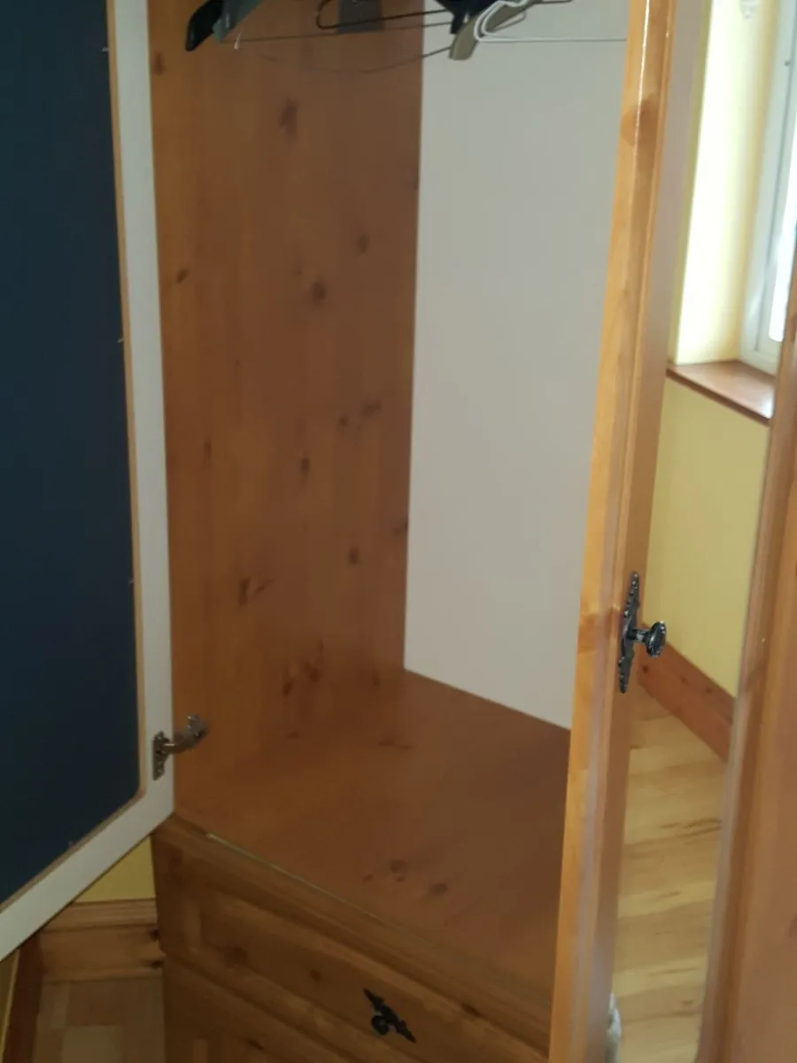 Wardrobe - Image 4