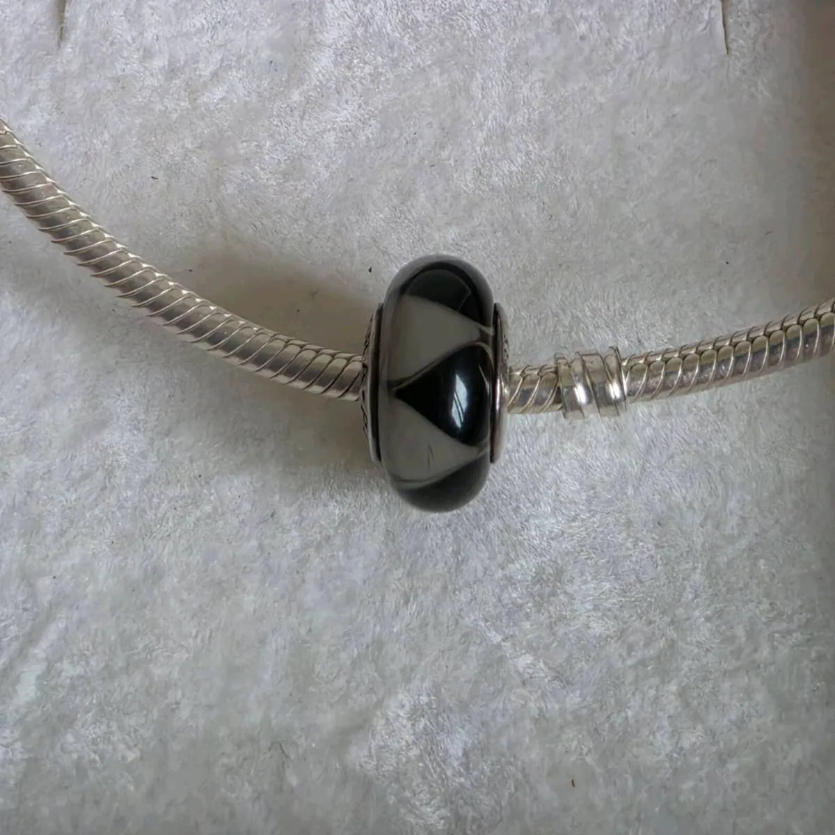 Pandora captivating black glass bead charm - Image 2