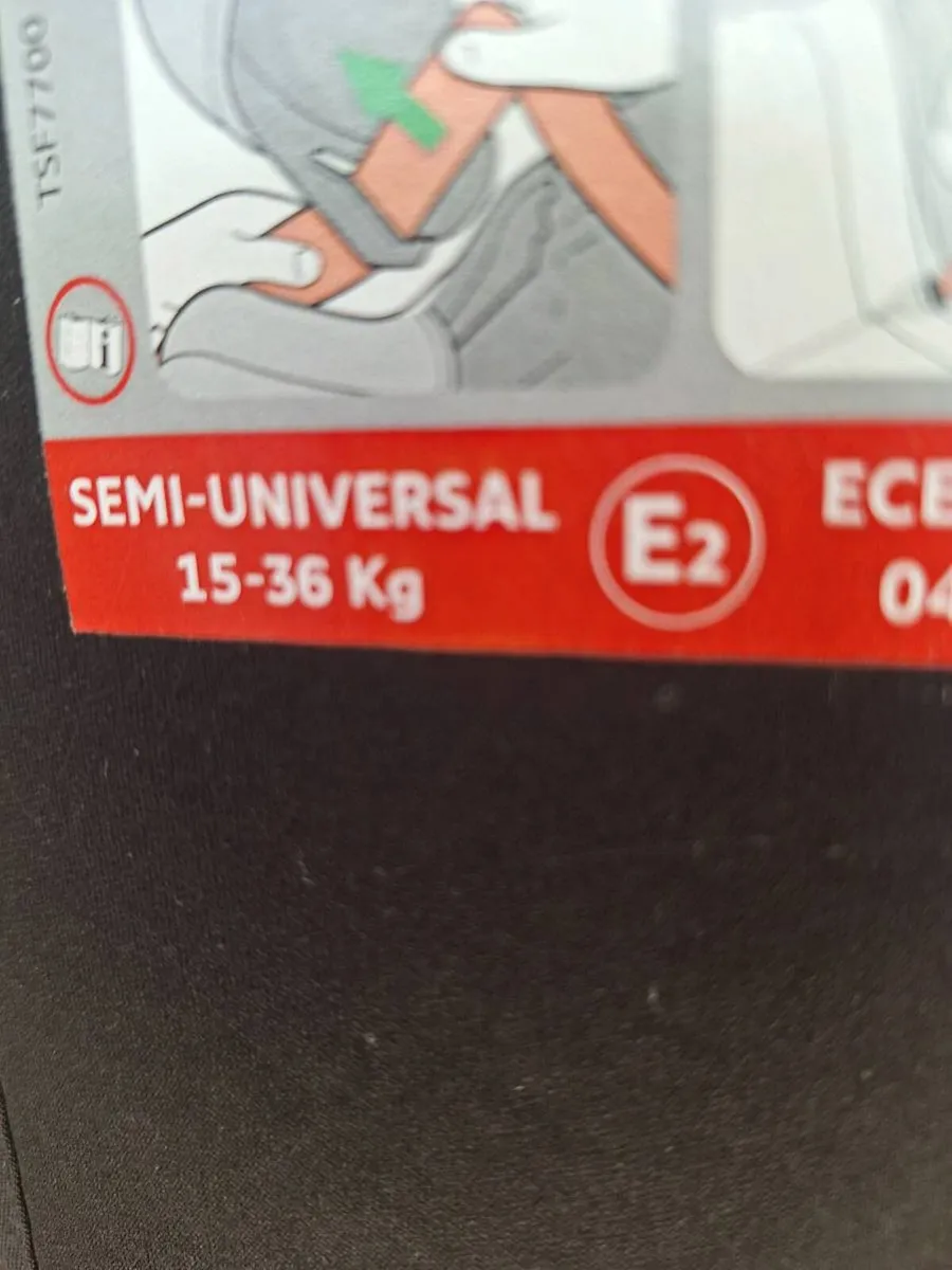 X2 Cuggl isofix car seat - Image 3