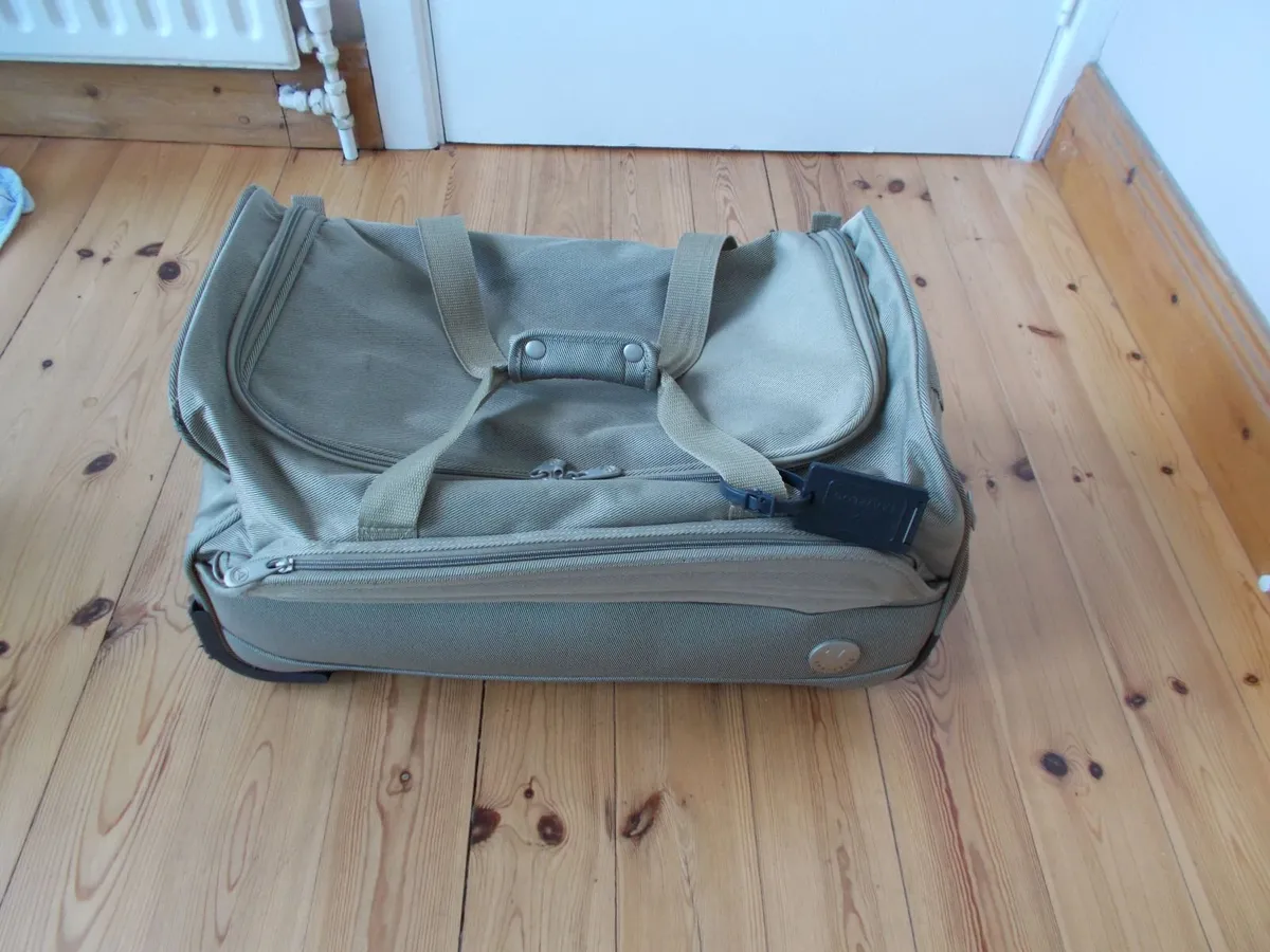 Two-wheeled Luggage Suitcase - Image 1