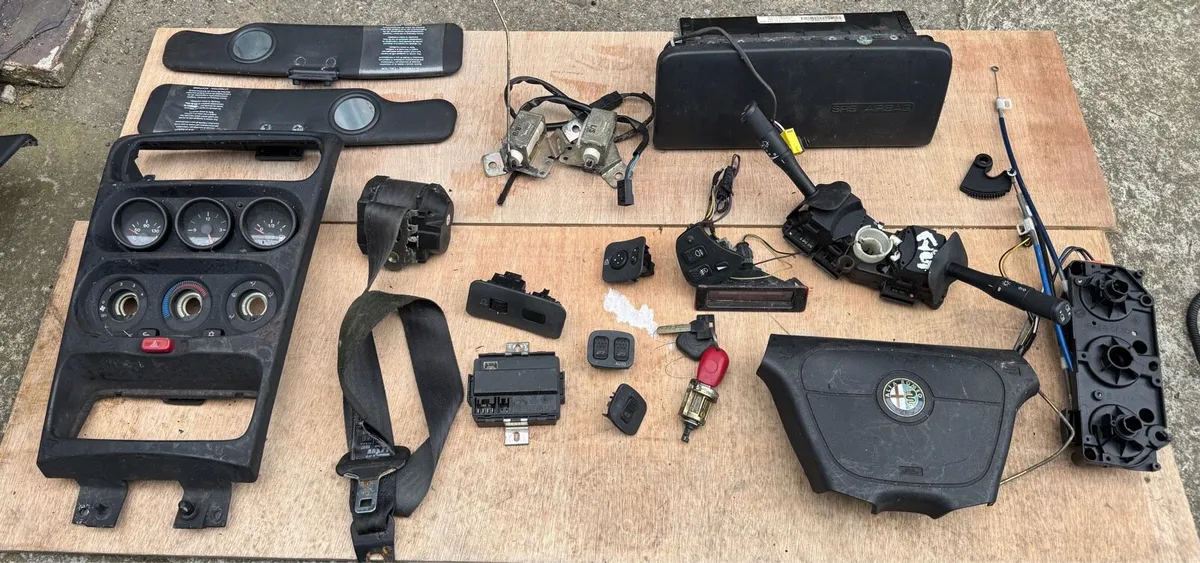 Alfa Spider GTV parts Job Lot - Image 2