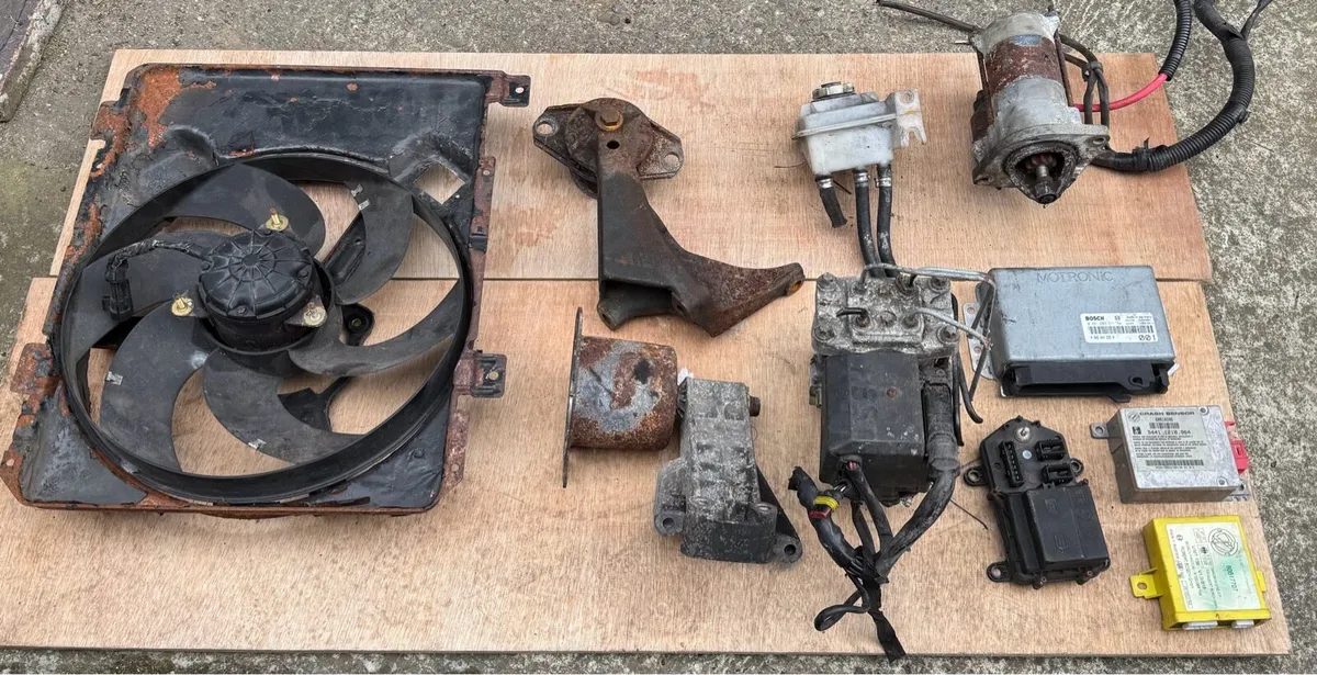 Alfa Spider GTV parts Job Lot - Image 4