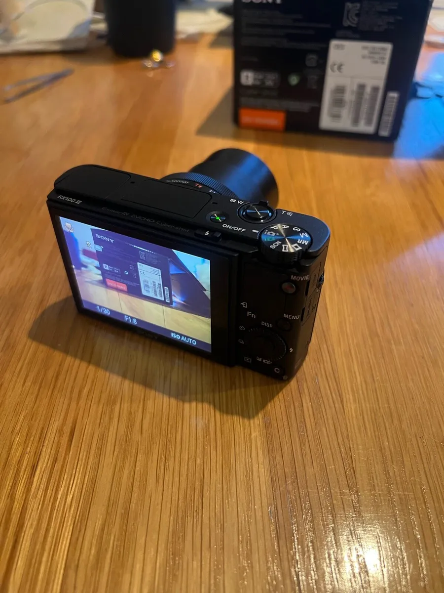 SONY CYBER-SHOT RX100 MARK III 20.1MP - Image 3
