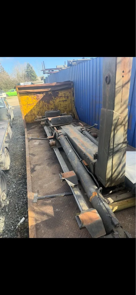 Hook Loader Body and flat bed - Image 3