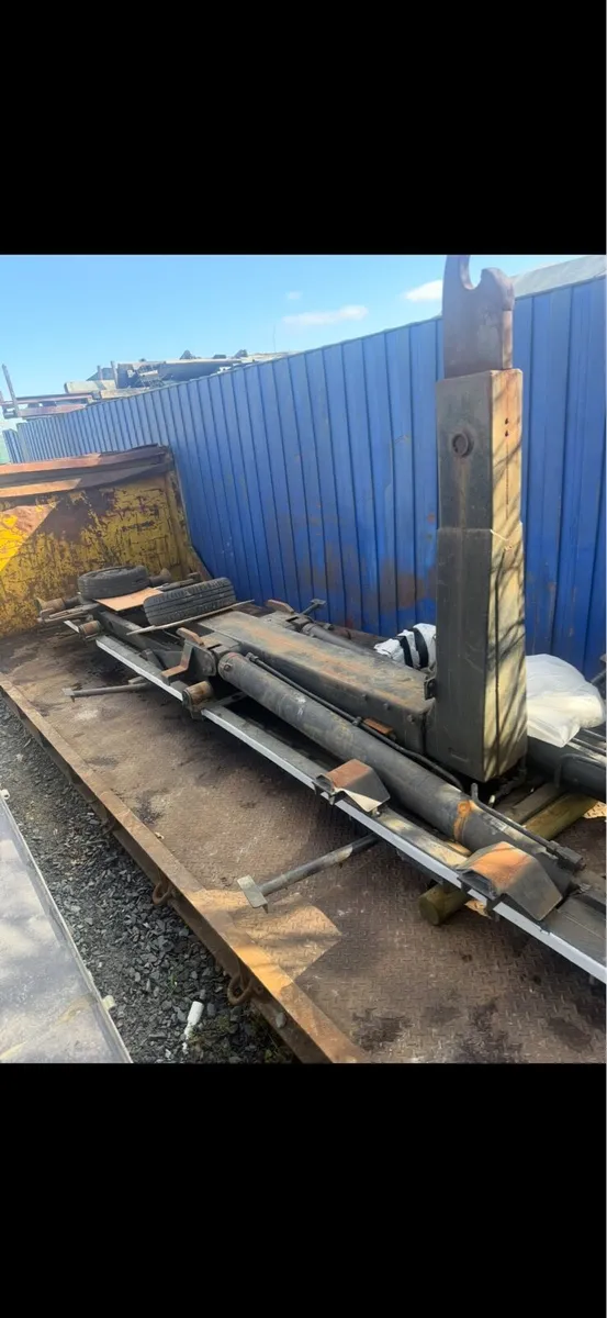 Hook Loader Body and flat bed - Image 2