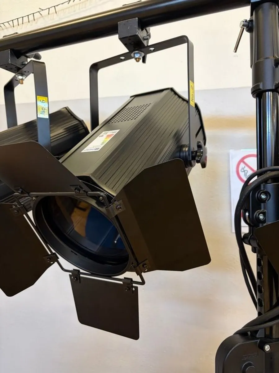 Fresnel LED lights - Image 2
