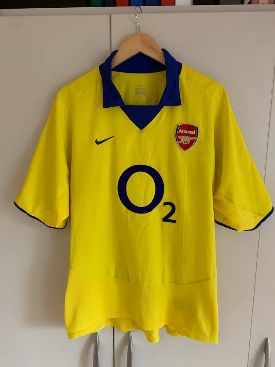 Vintage 2003/04 Arsenal Pires #7 Away Shirt - Image 1