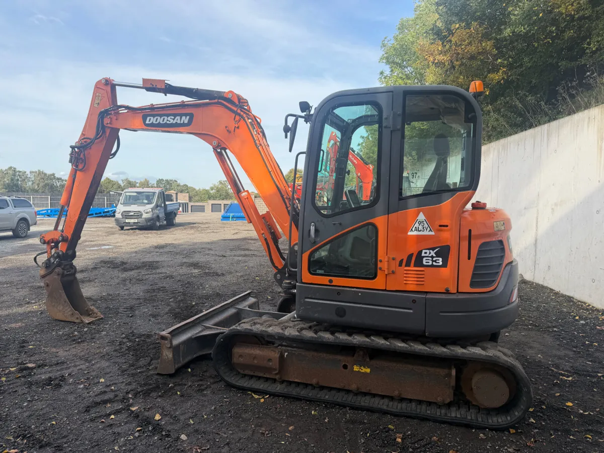 2015 DOOSAN DX63-3 - Image 4