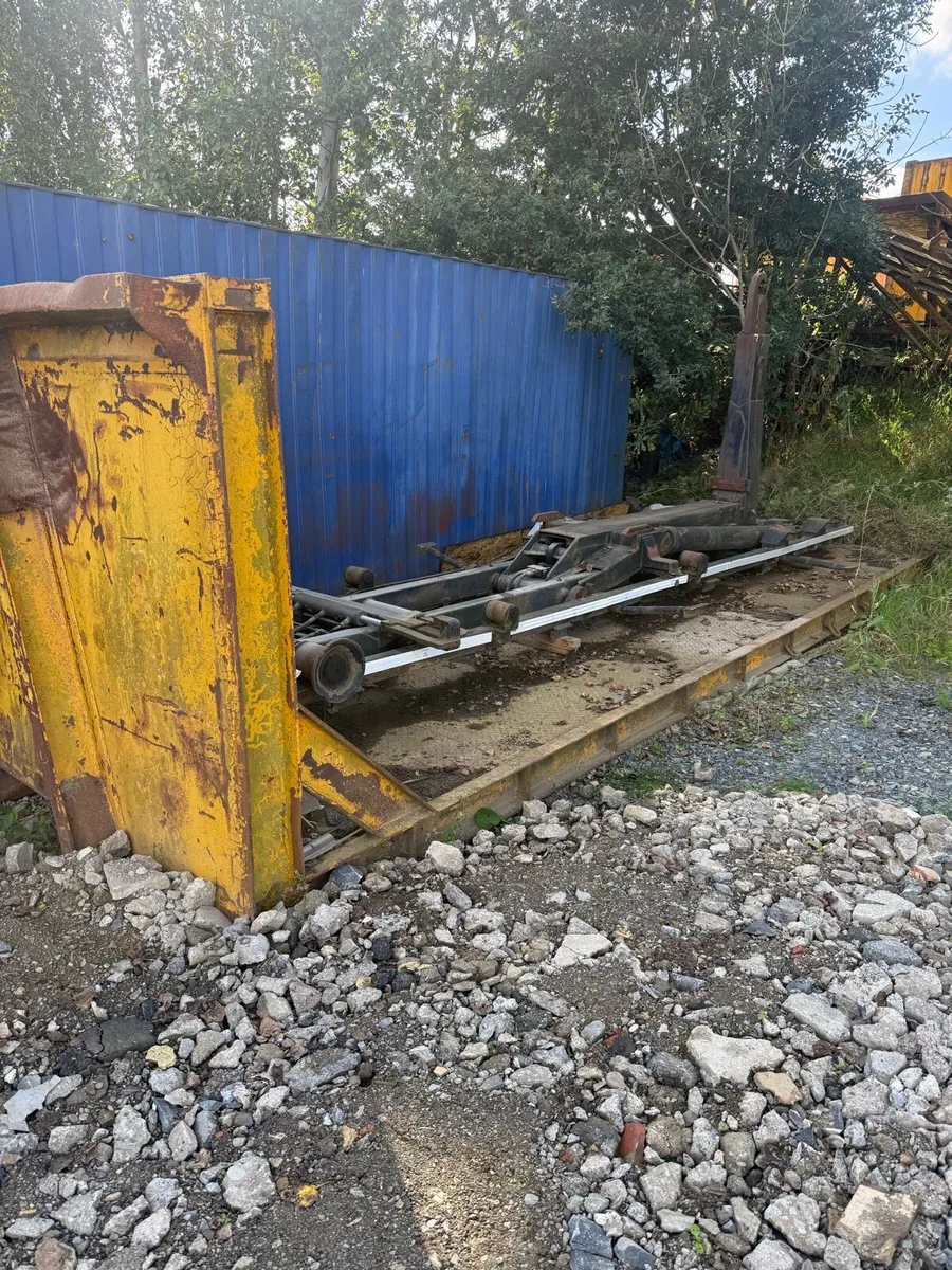 Hook Loader Body and flat bed - Image 1