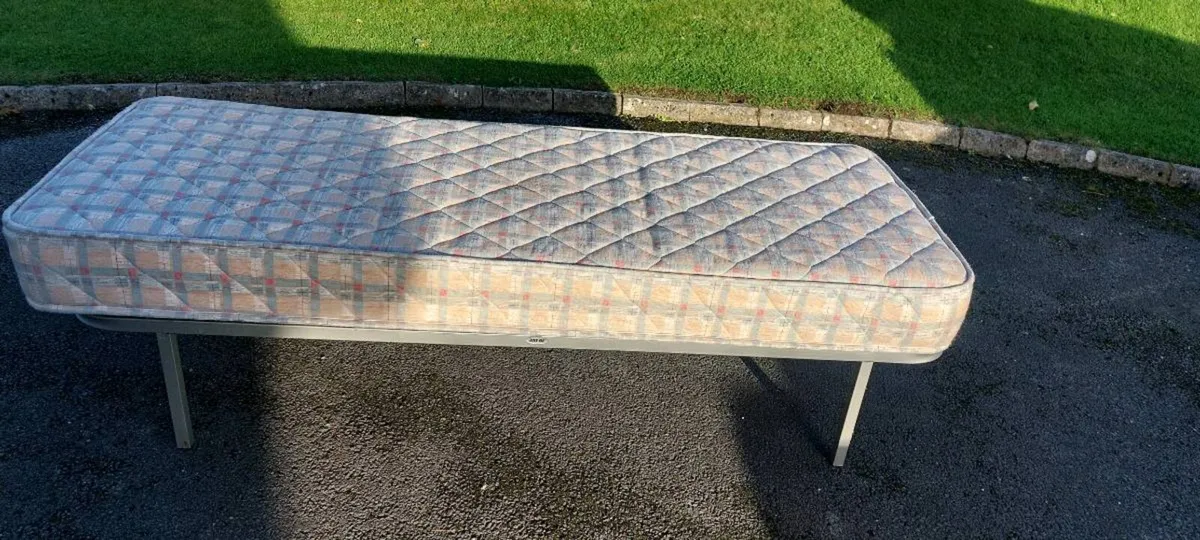 Small bed frame & mattress - Image 1
