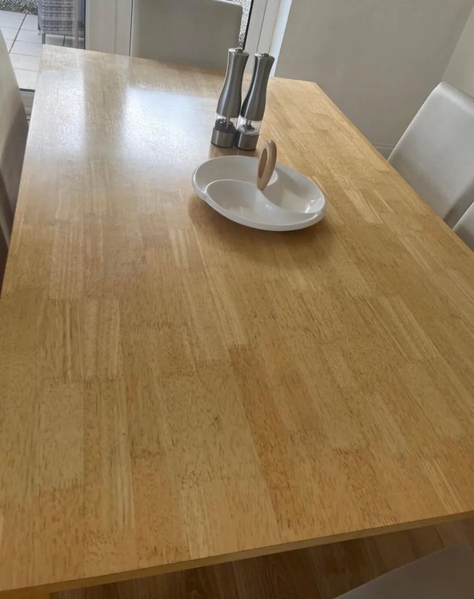 Dining table - Image 1