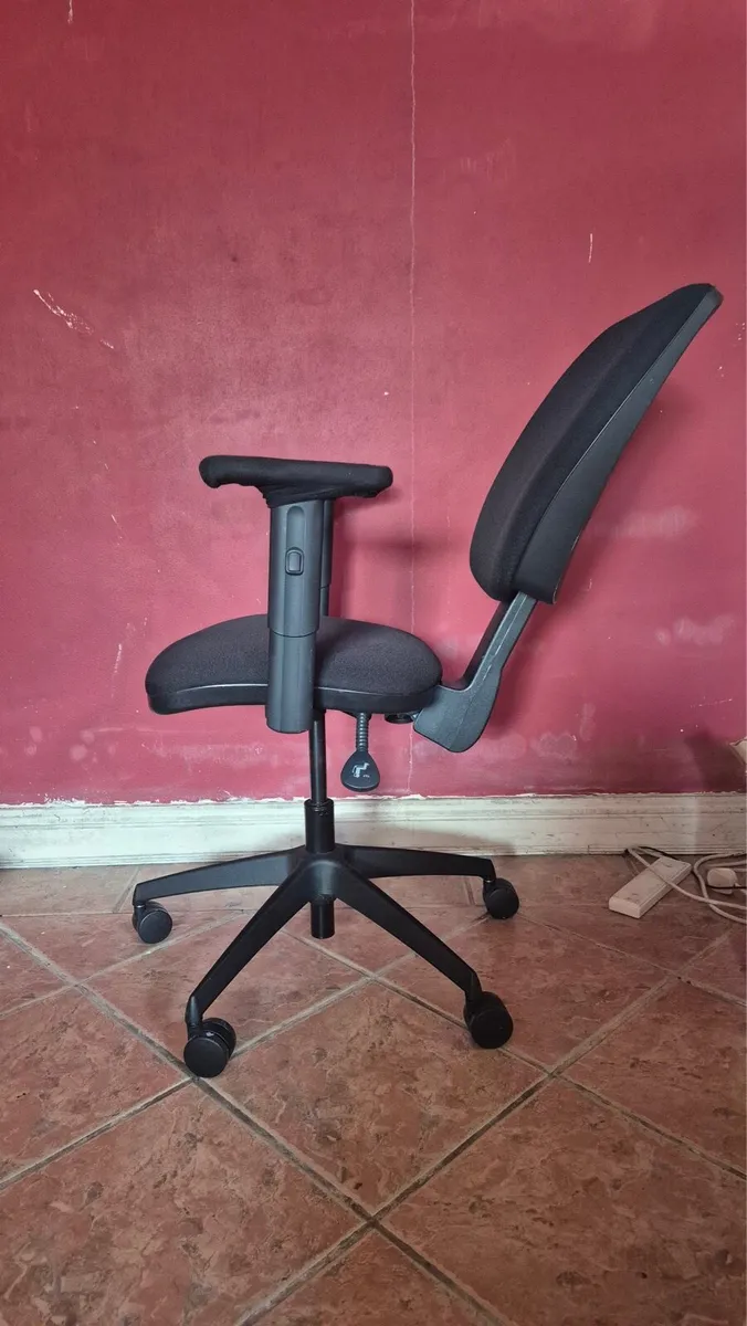 Comfortable Black Office Chair - Image 2