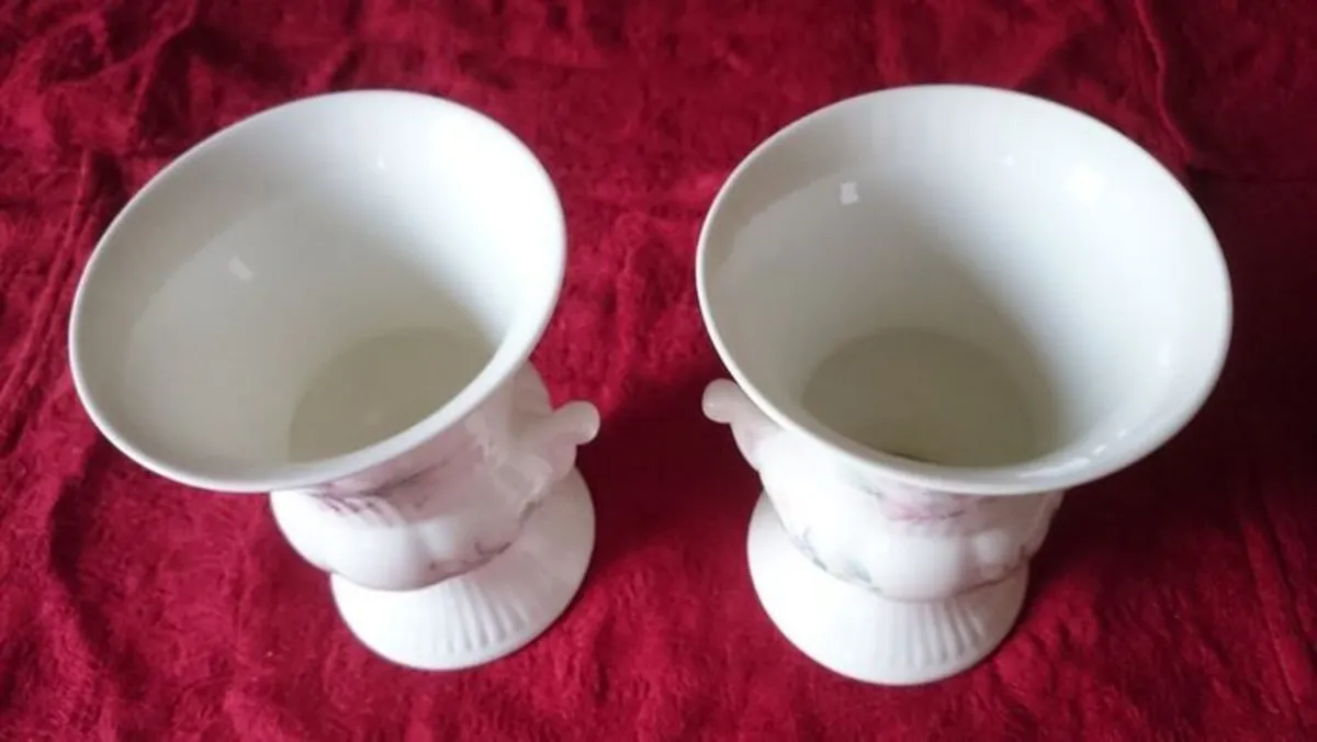 Pair Of Aynsley Little Sweetheart Bone China Vases - Image 4