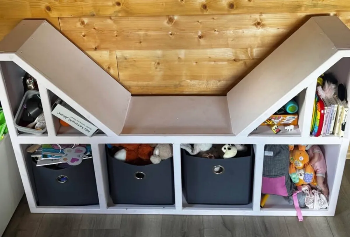 Kallax storage style seat - Image 1