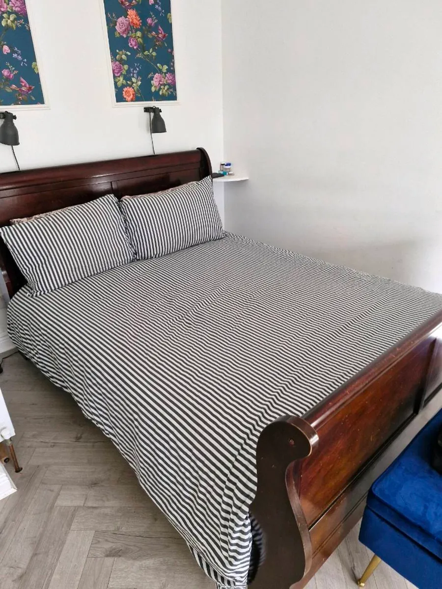 Bed - Image 2