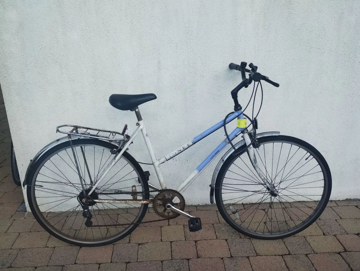 Woman's bike - Image 1