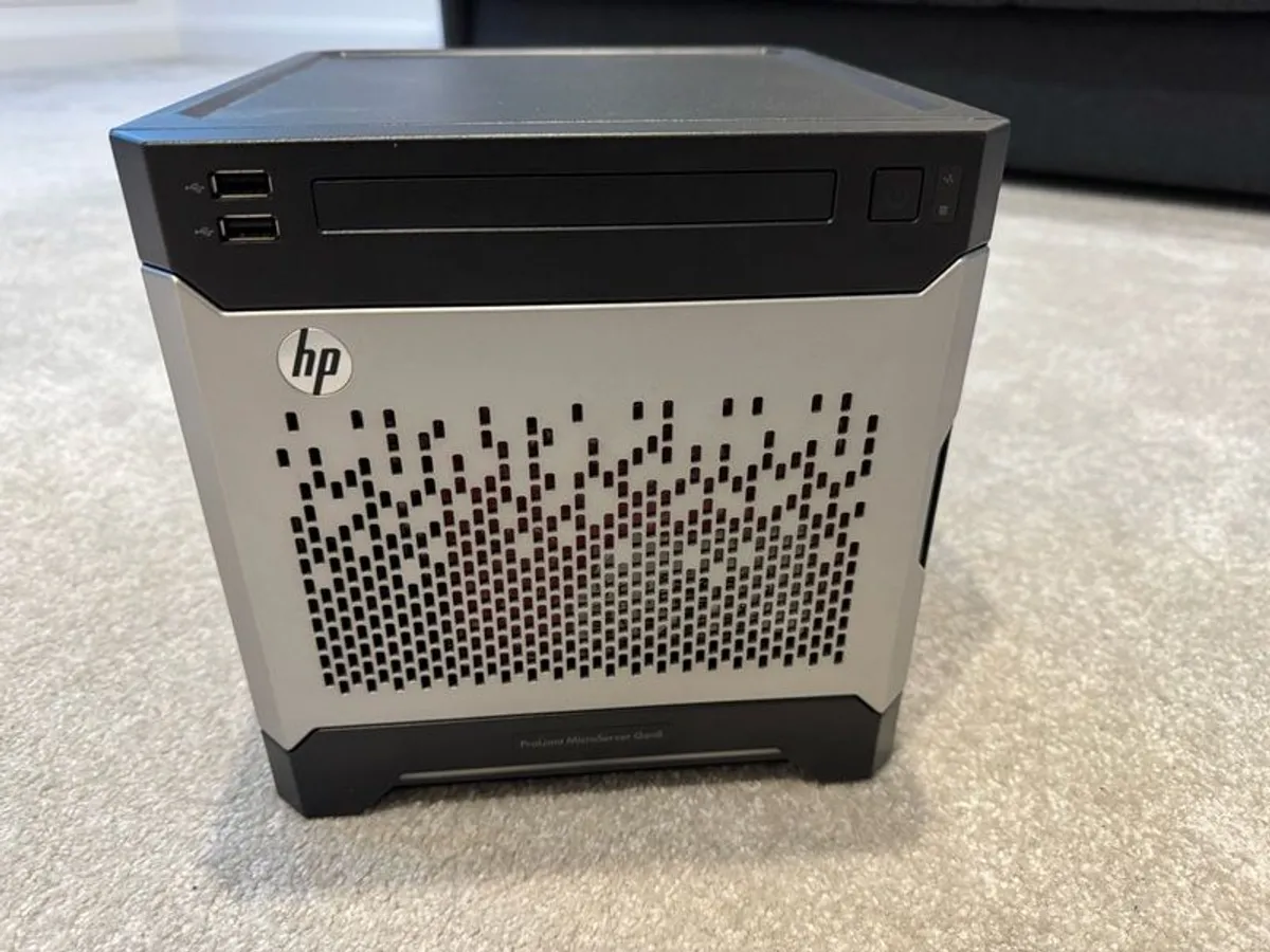HP ProLiant Microserver Gen8 - Image 1