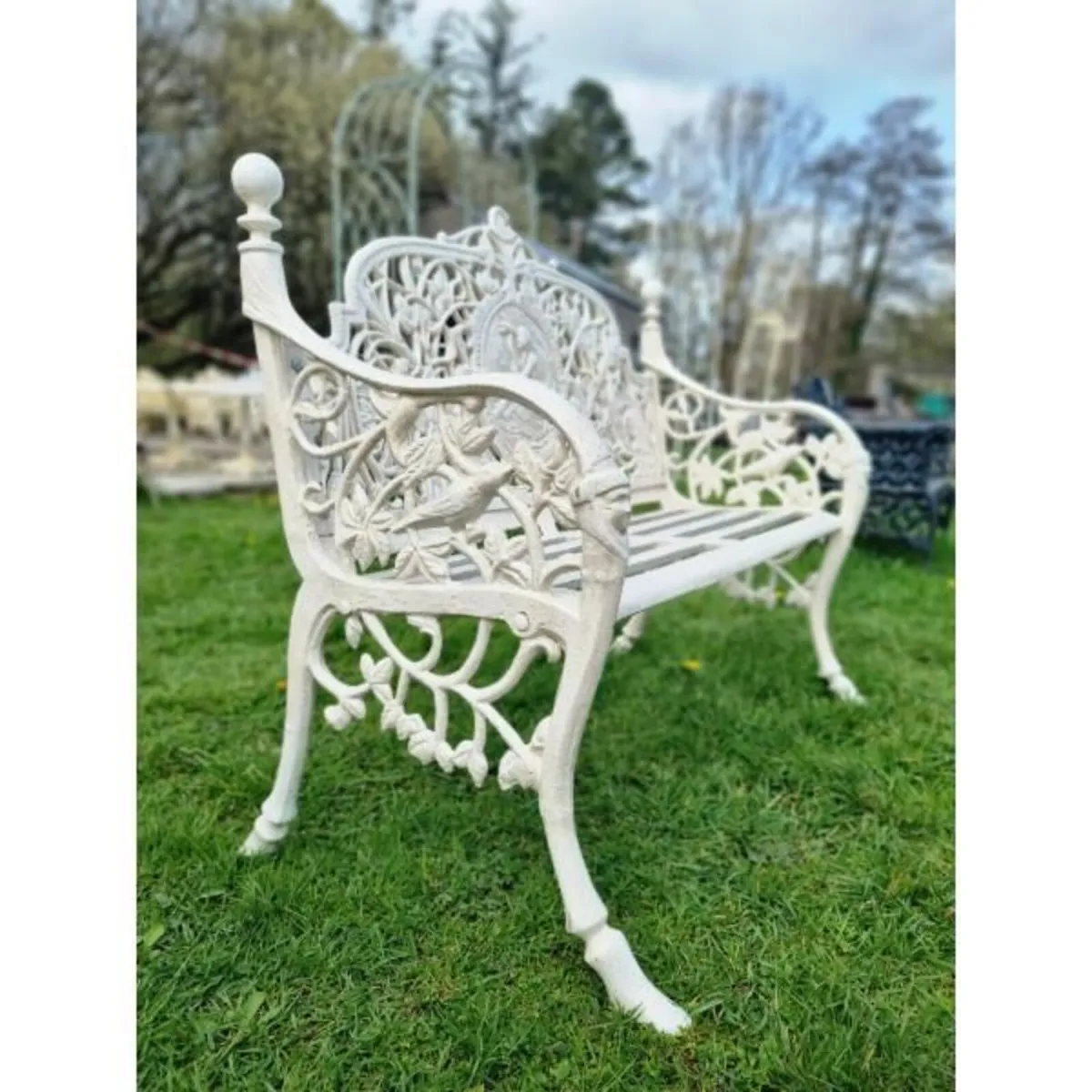 Bench – Cast Iron Lady – Small – H30 - Image 3