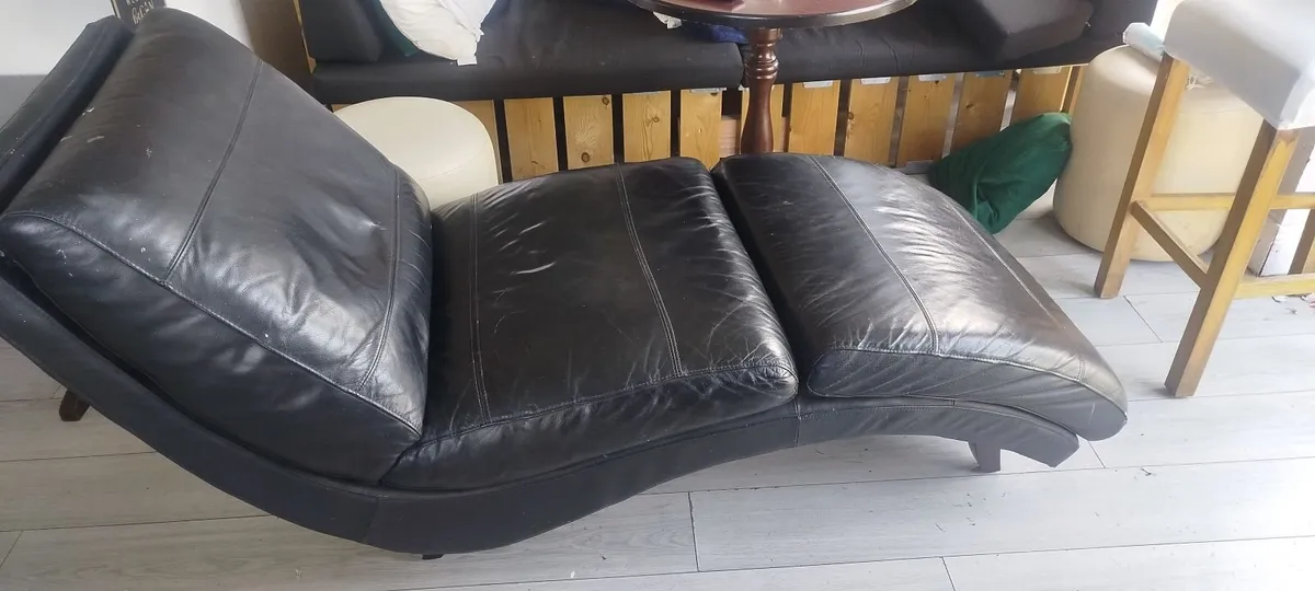 Relaxing lounger - Image 1