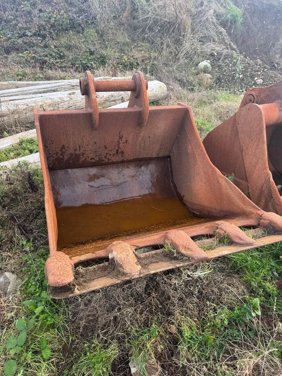 4ft digging bucket - Image 1