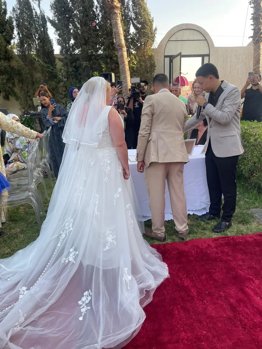 Wedding dress - Image 4