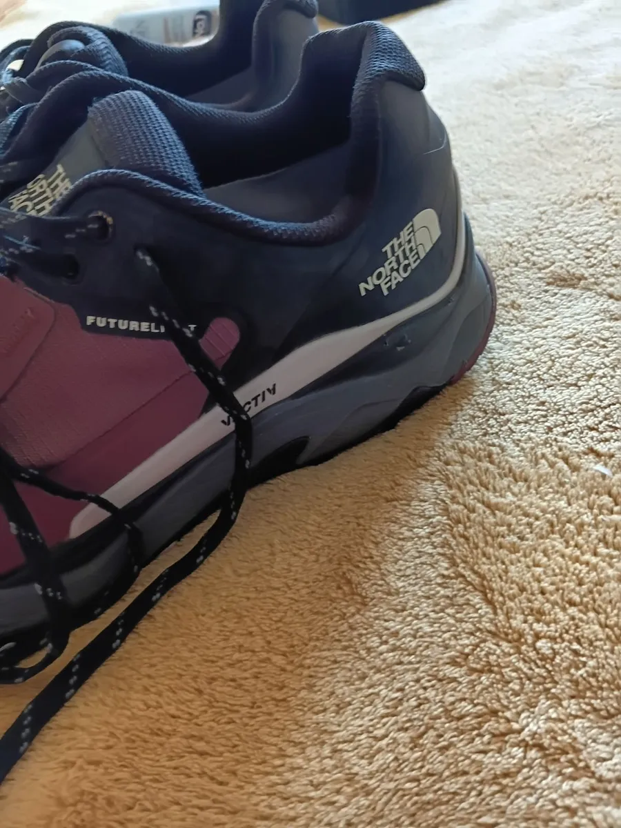 Ladies northface shoes - Image 2