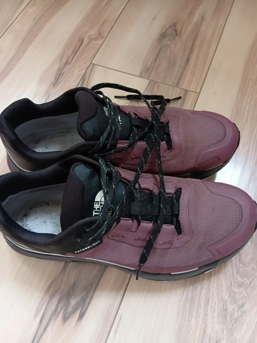 Ladies northface shoes - Image 3