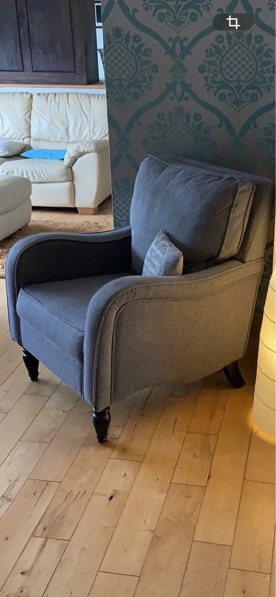 Arm chair - Image 1