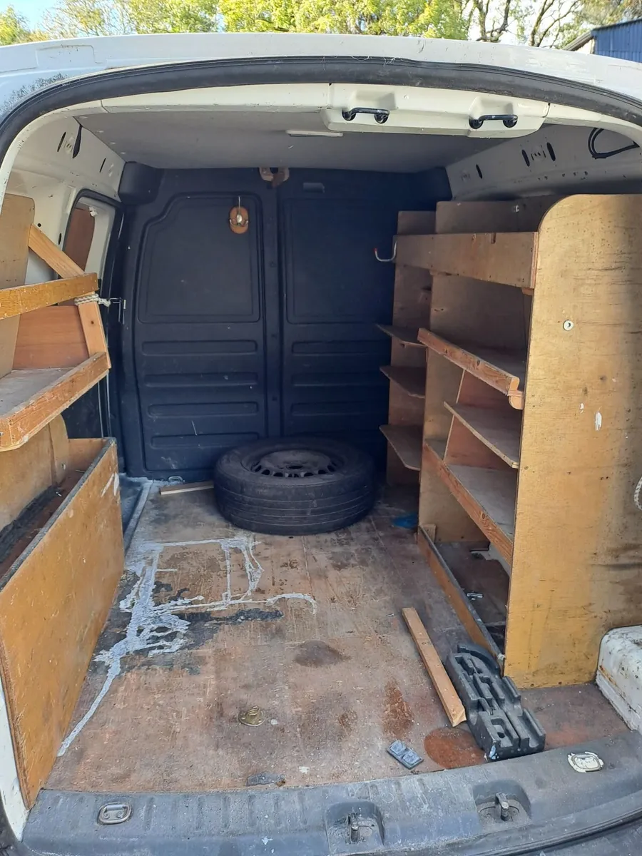 Volkswagen Caddy 2014 - Image 2