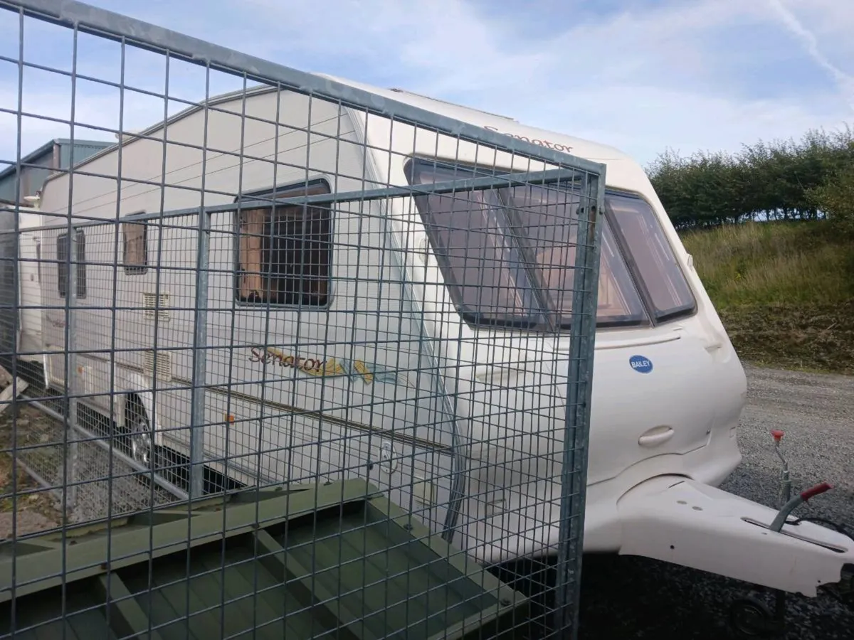2006 bailey senator , fixed bed , 5/6 berth - Image 3