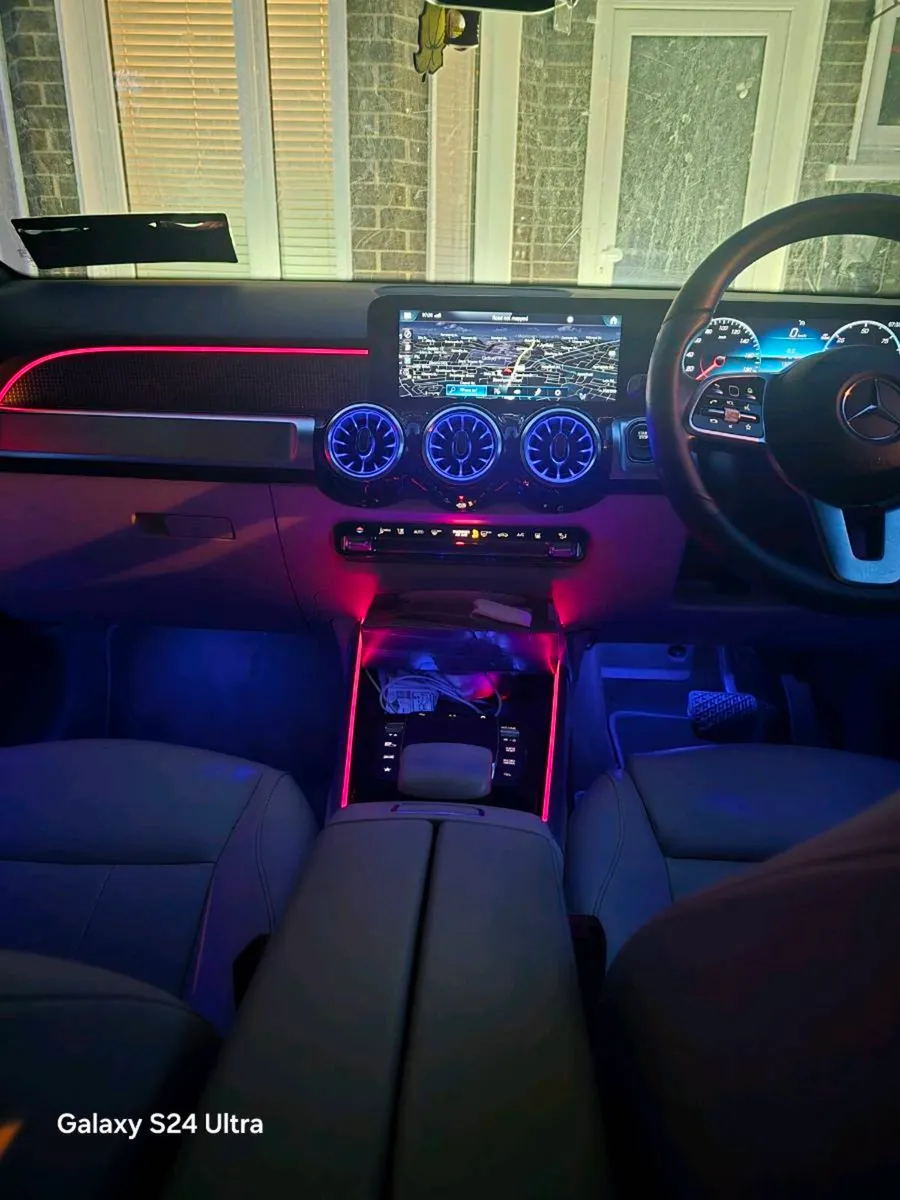 Car EQB MERCEDES-BENZ - Image 1