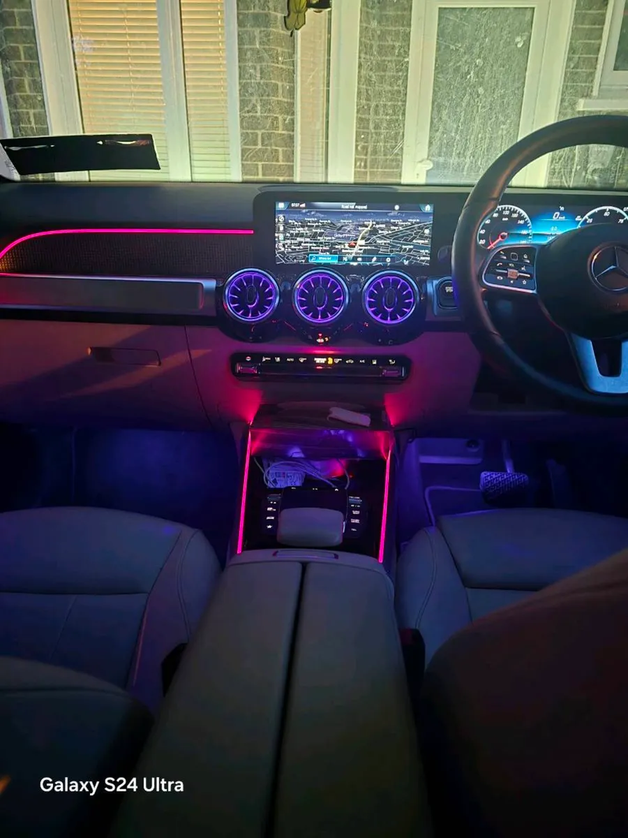 Car EQB MERCEDES-BENZ - Image 2