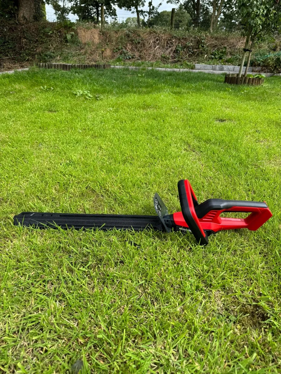 Einhell Cordless Hedge Trimmer 40cm (16 Inch) - Image 3