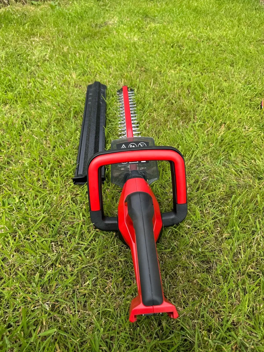 Einhell Cordless Hedge Trimmer 40cm (16 Inch) - Image 4