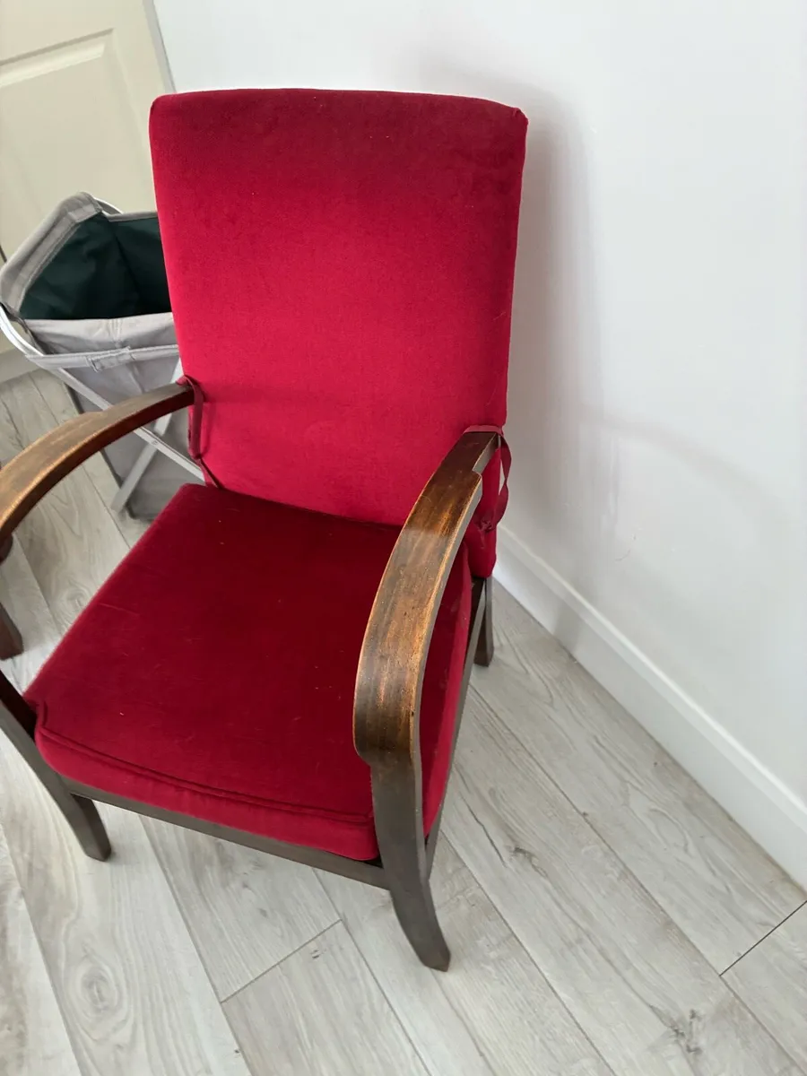 3peice suite 2 armchairs FREE TO COLLECT - Image 2