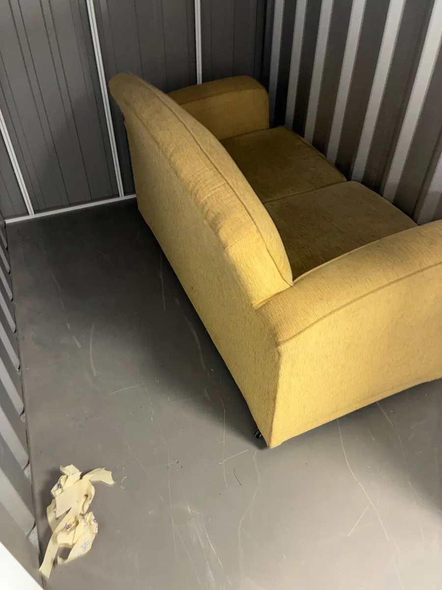 3peice suite 2 armchairs FREE TO COLLECT - Image 4