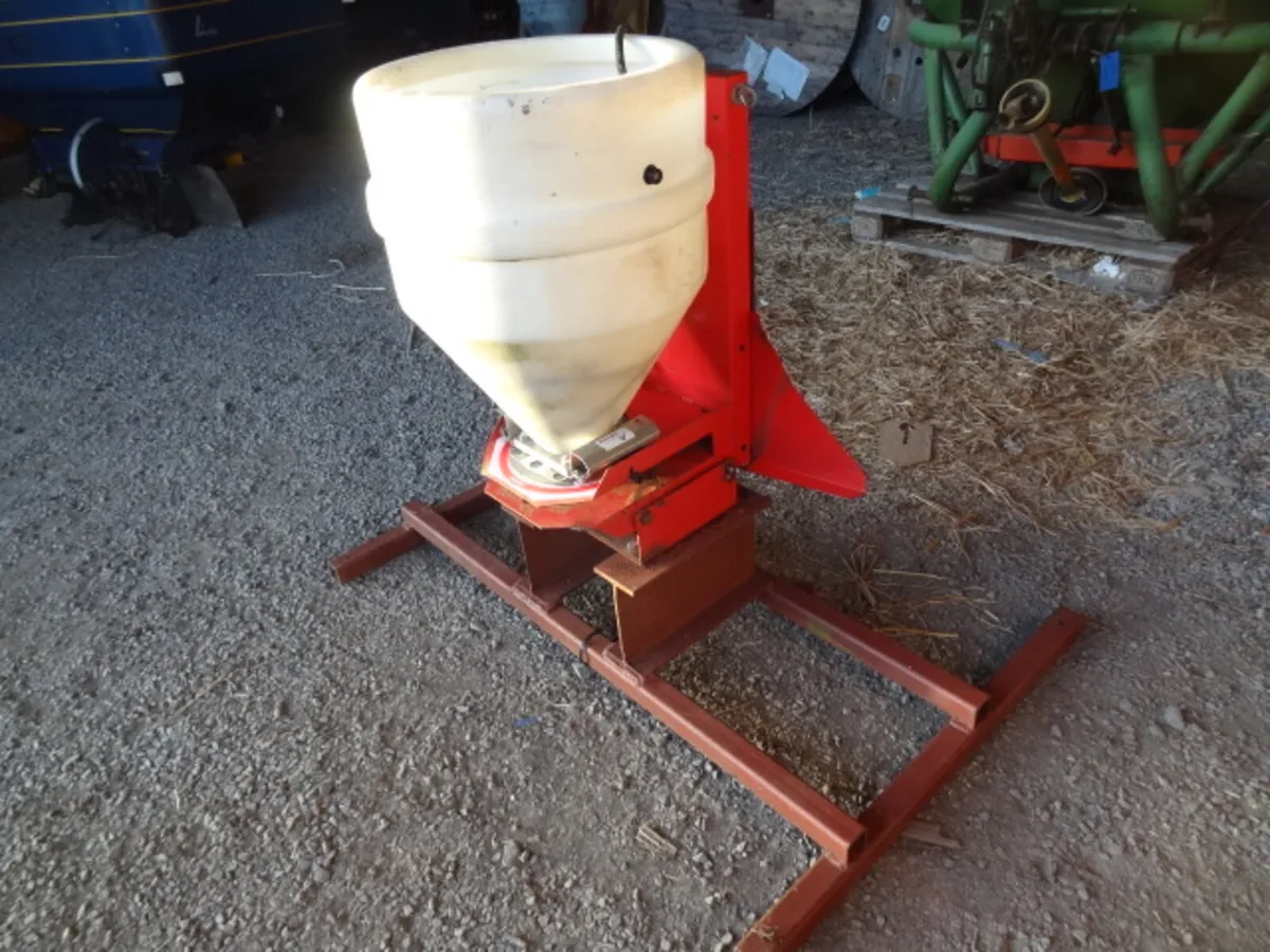 Stocks Disc Seeder Spinner Broadcaster Slug Pellet - Image 3