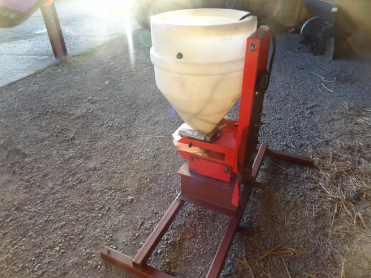 Stocks Disc Seeder Spinner Broadcaster Slug Pellet - Image 4