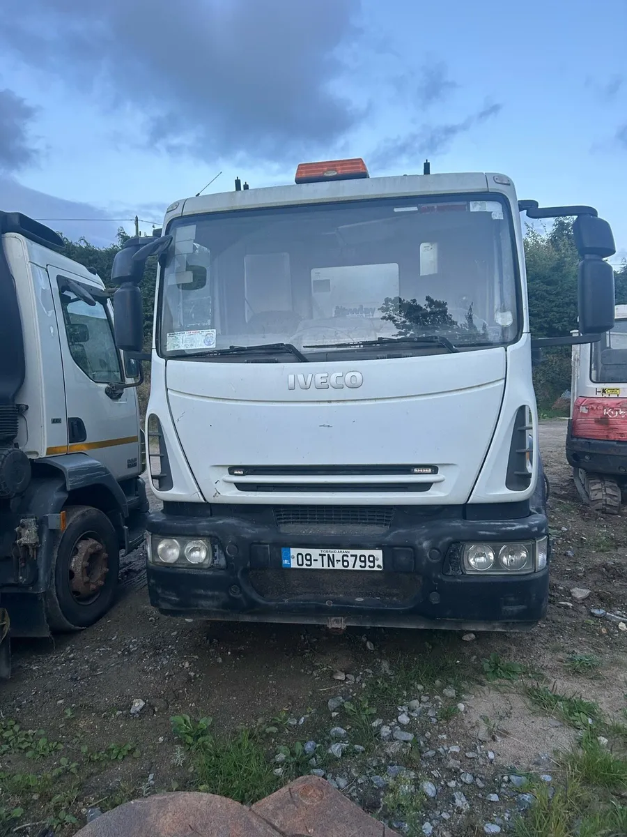 Road sweeper - Image 1